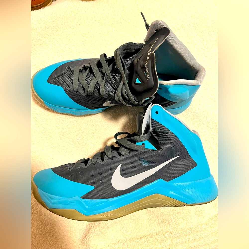 Nike men’s shoes EUC size 11.5